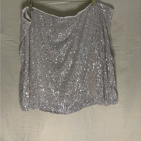 Old Navy Sparkling Silver Sequin Skirt - Picture 1 of 5